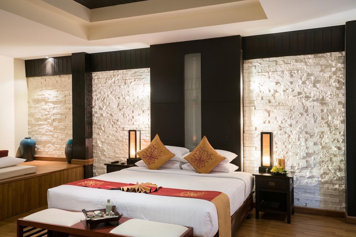 Bangkok Natural Spa Resort and Suite