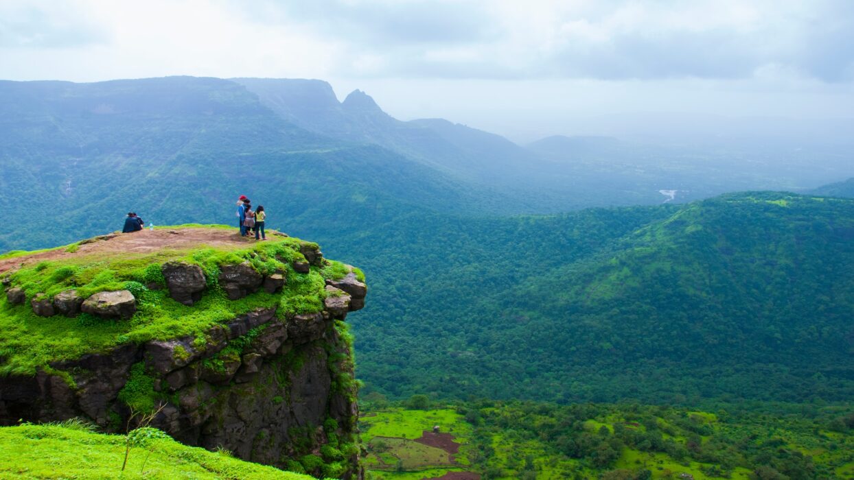 Value Stays: Uncovering Matheran’s Affordable Hotels background image