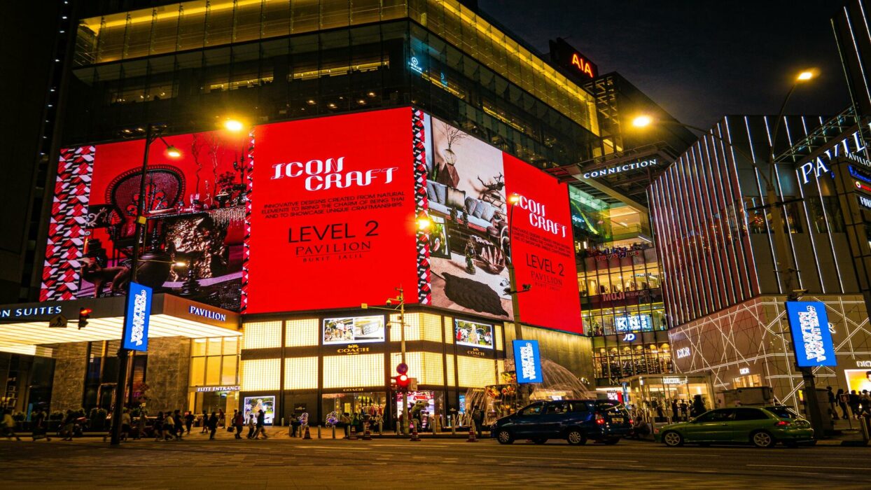 Top Hotels Within Walking Distance of Pavilion Bukit Bintang: Your Ultimate Kuala Lumpur Stay Guide background image