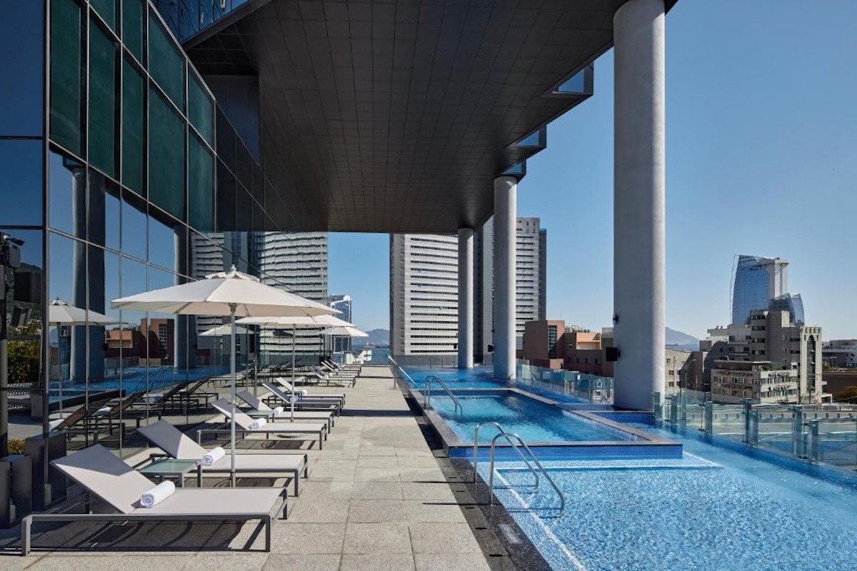 Yeosu-si Top Hotels with Pools