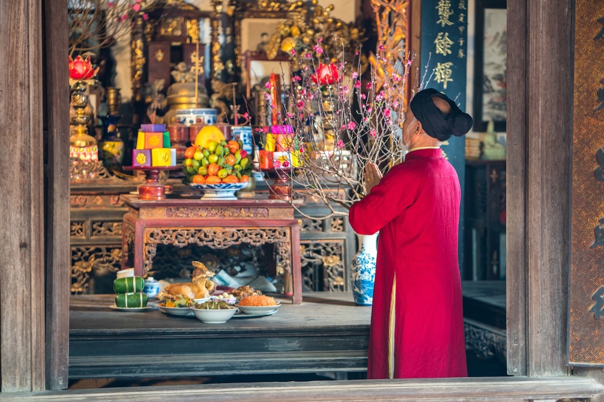 Celebrating Tet in Vietnam-Honor Ancestors Celebrating Tet in Vietnam