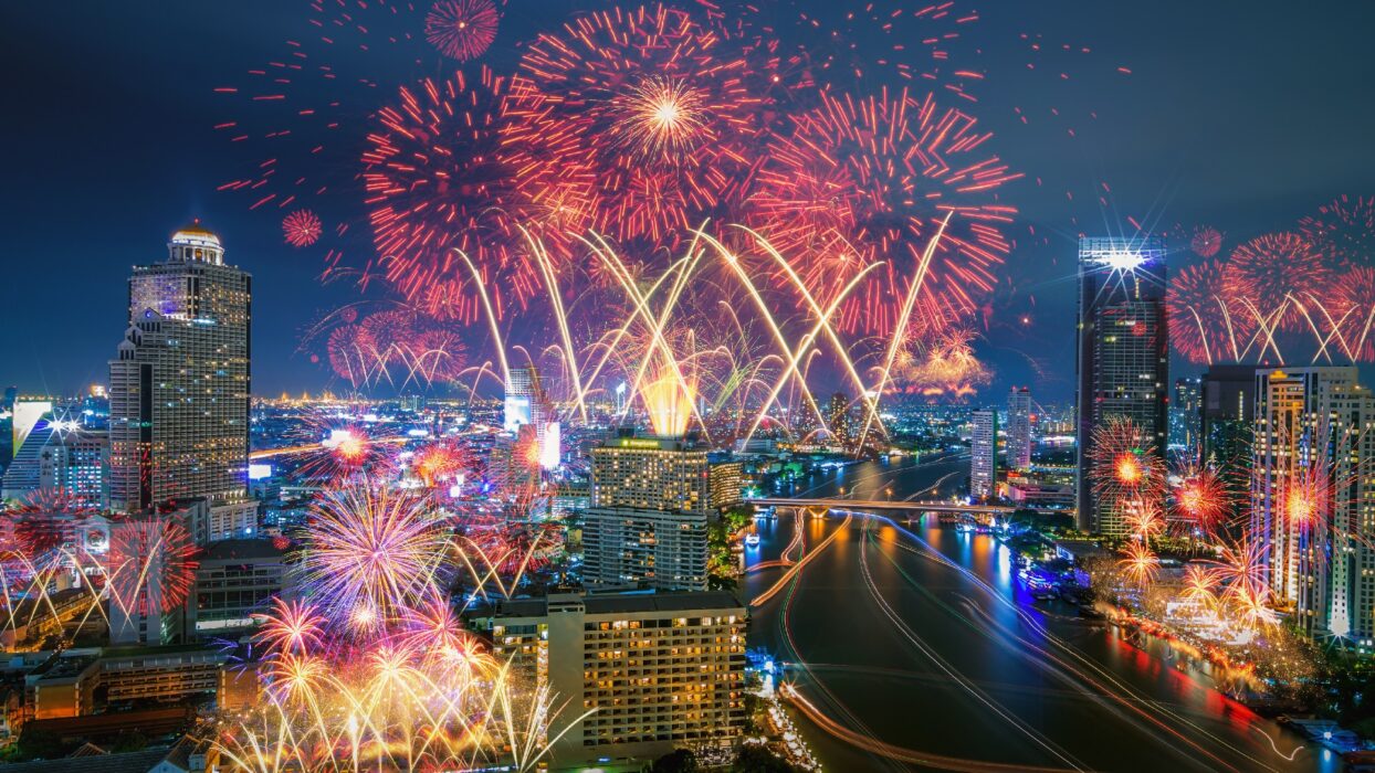 泰国新年:去哪里和做什么 background image