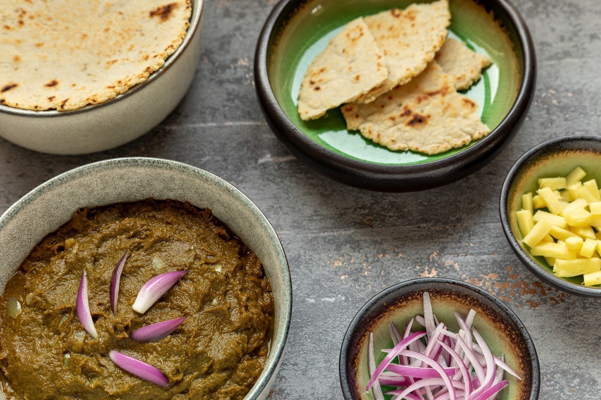 Sarson da saag and makki di roti, must-try foods in Chandigarh, India