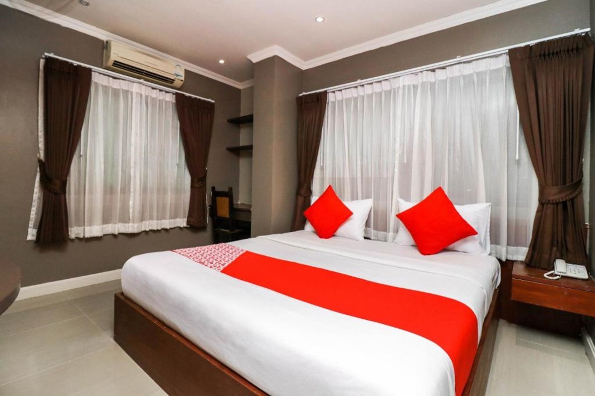 Natural Beach Hotel, Pattaya, Thailand