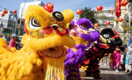 Indonesische Städte, die zum chinesischen Neujahr erstrahlen