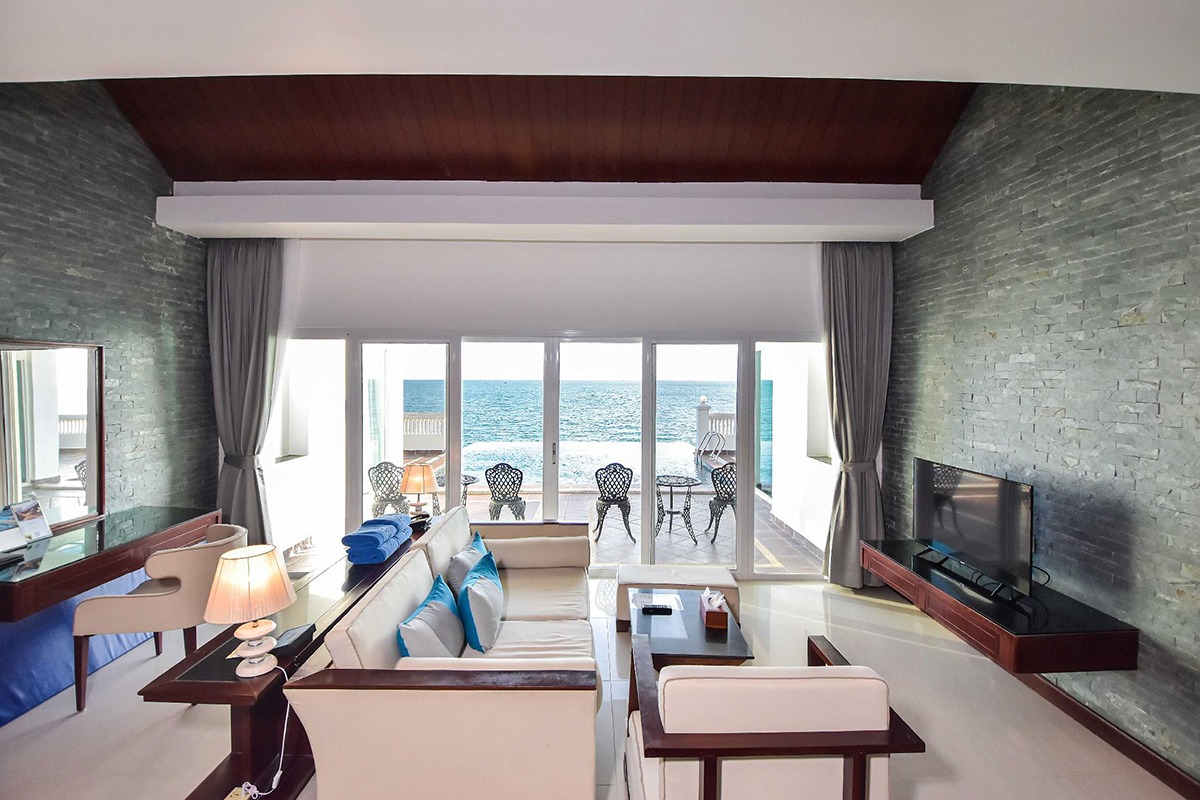 Independence Hotel Resort & Spa