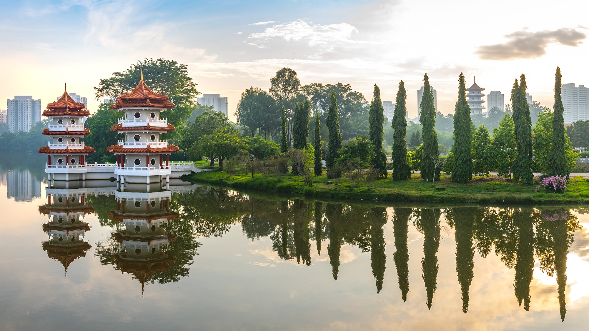 Singapore Travel Tips: From Finding Deals on Flights to Making the Most of Your Trip