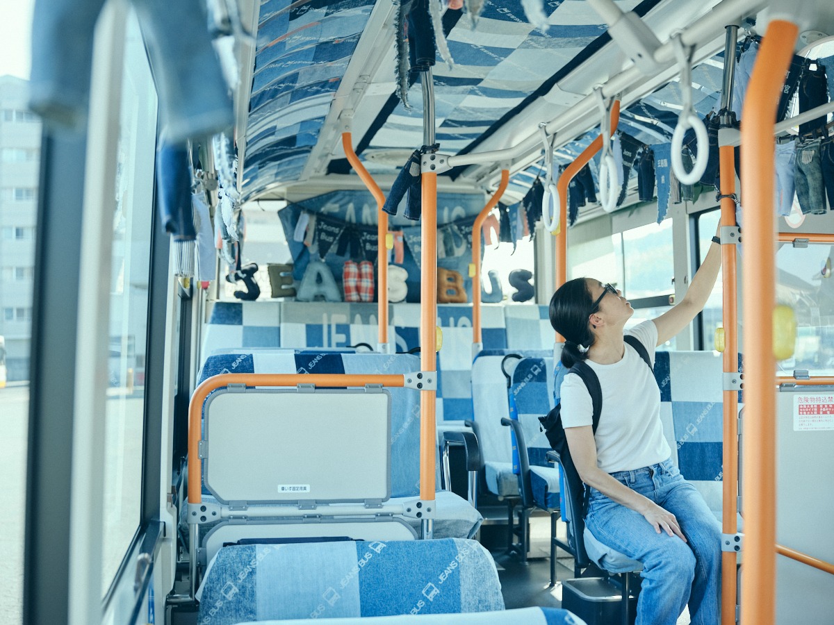 the jeans bus